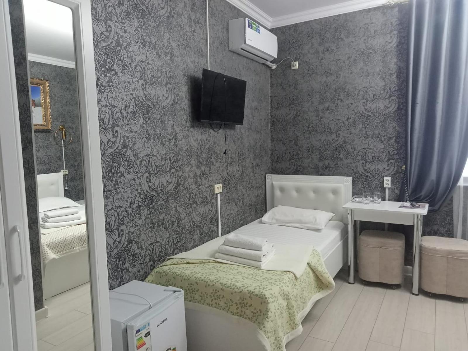 Keruen Deluxe Hotel Taraz Exterior foto